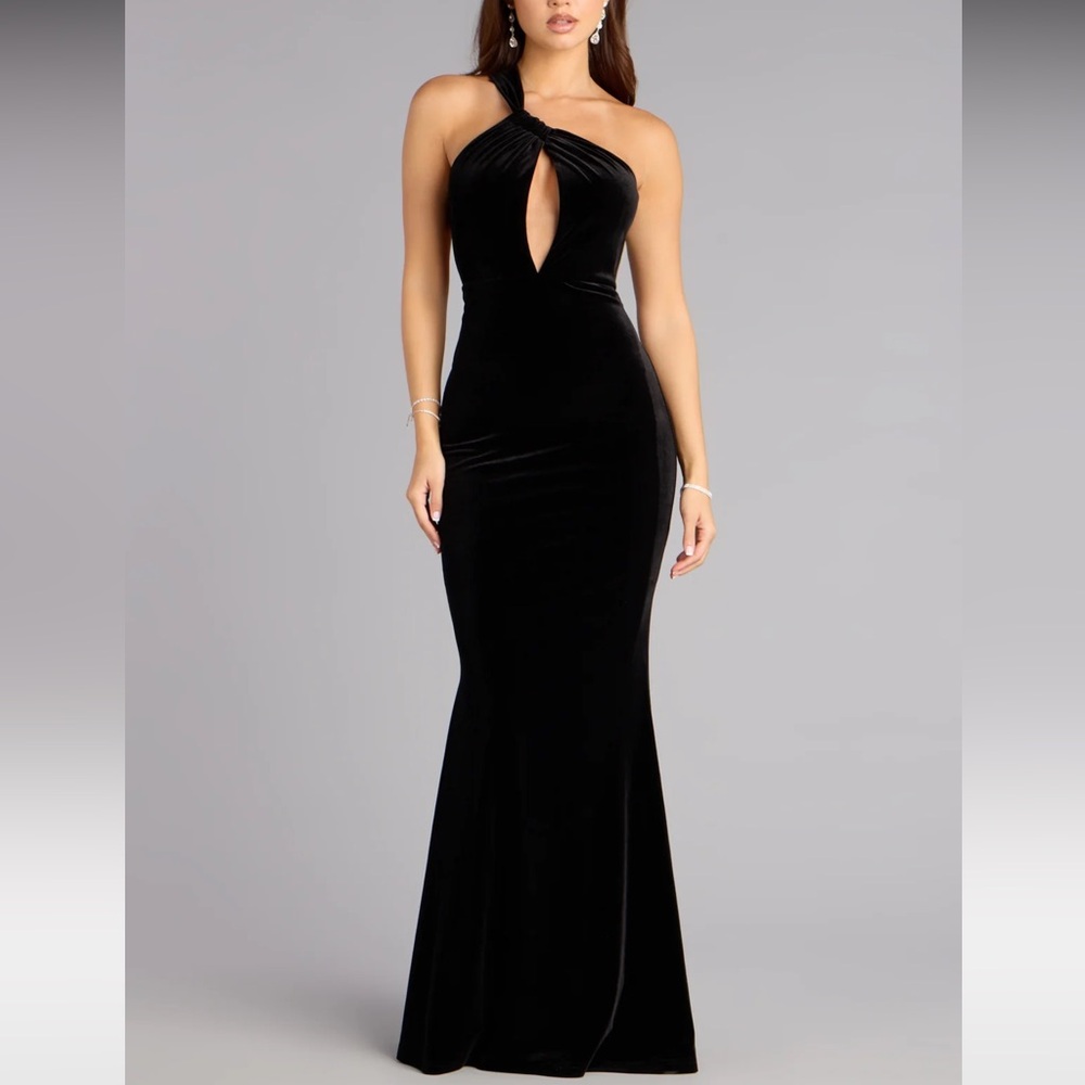 Windsor Black Velvet Maxi Dress